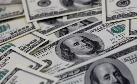 Bolsa cai 2,22%, e dólar volta a subir acima de R$ 5,06